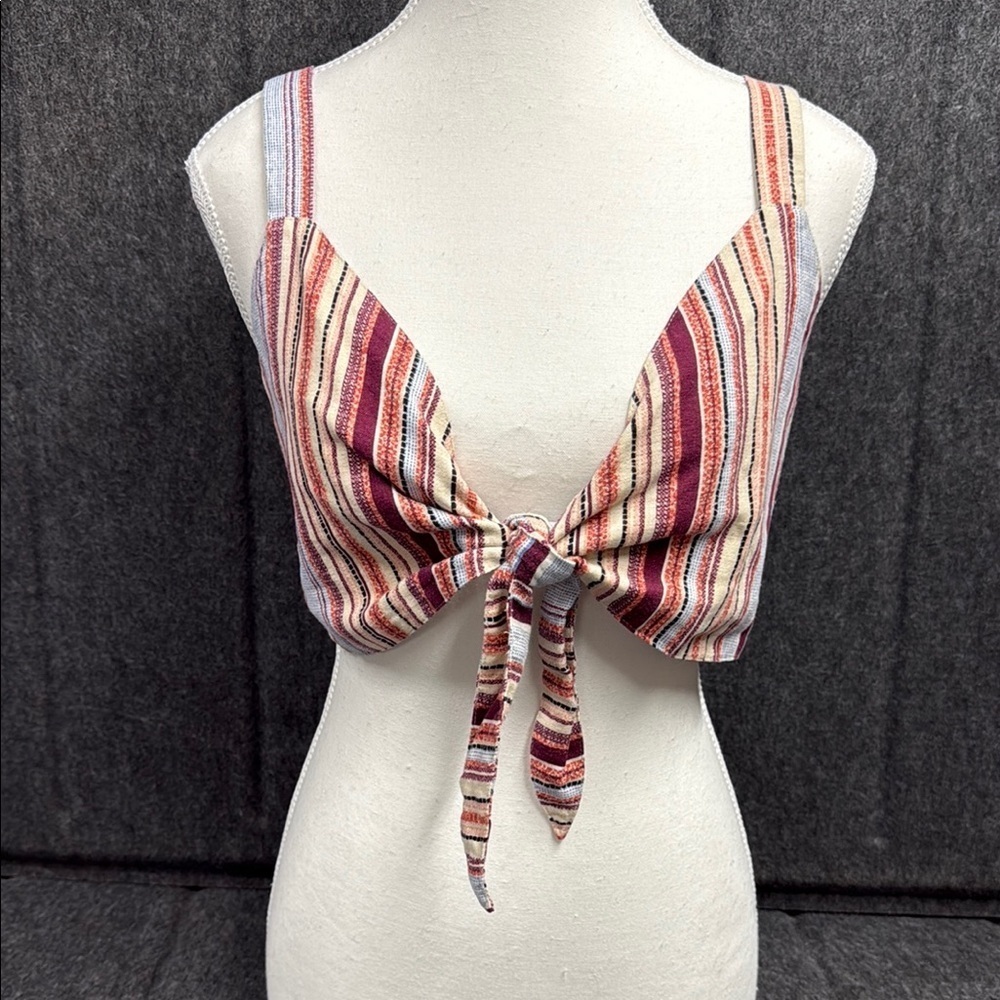 June & Ivy Red and White Sleeveless Tie-Front Crop Top